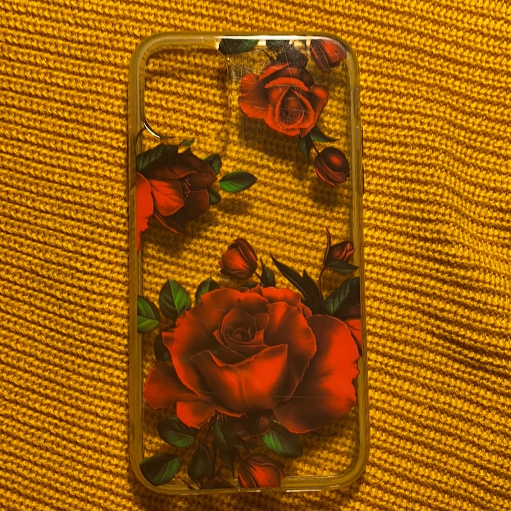 Red rose iphone 11 case